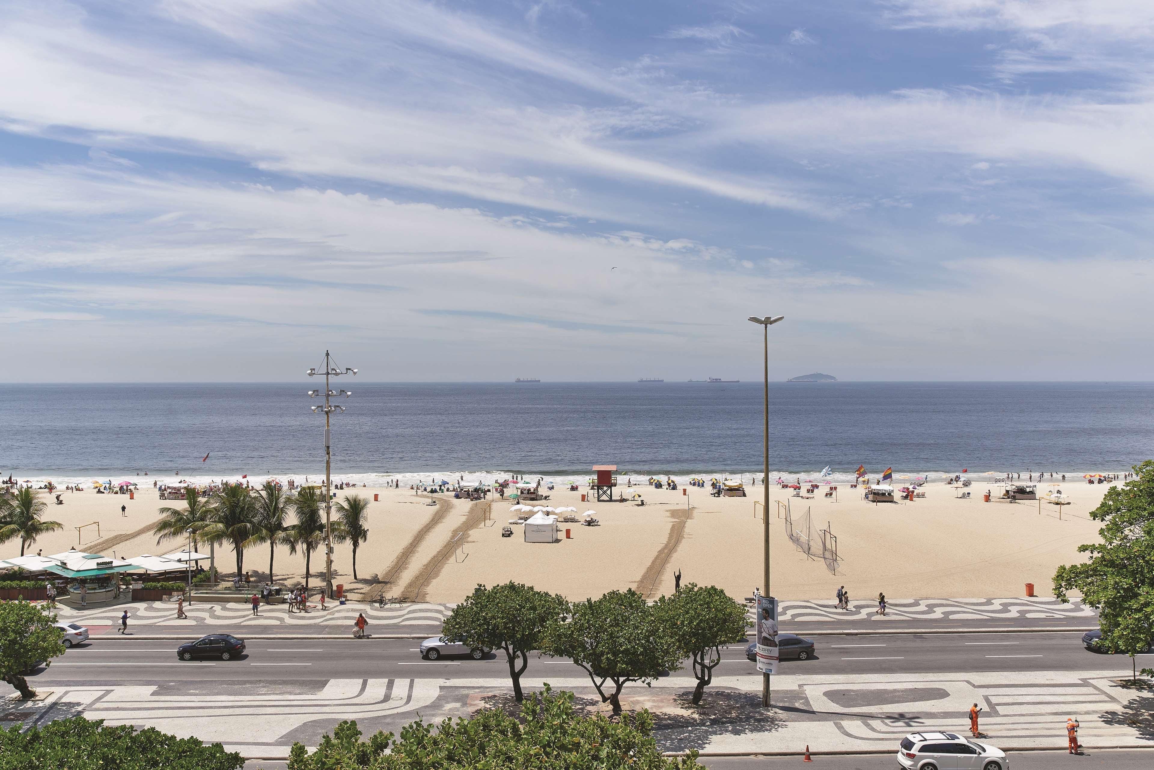 Copacabana Palace, A Belmond Hotel, Rio De Janeiro Eksteriør billede View of the beach