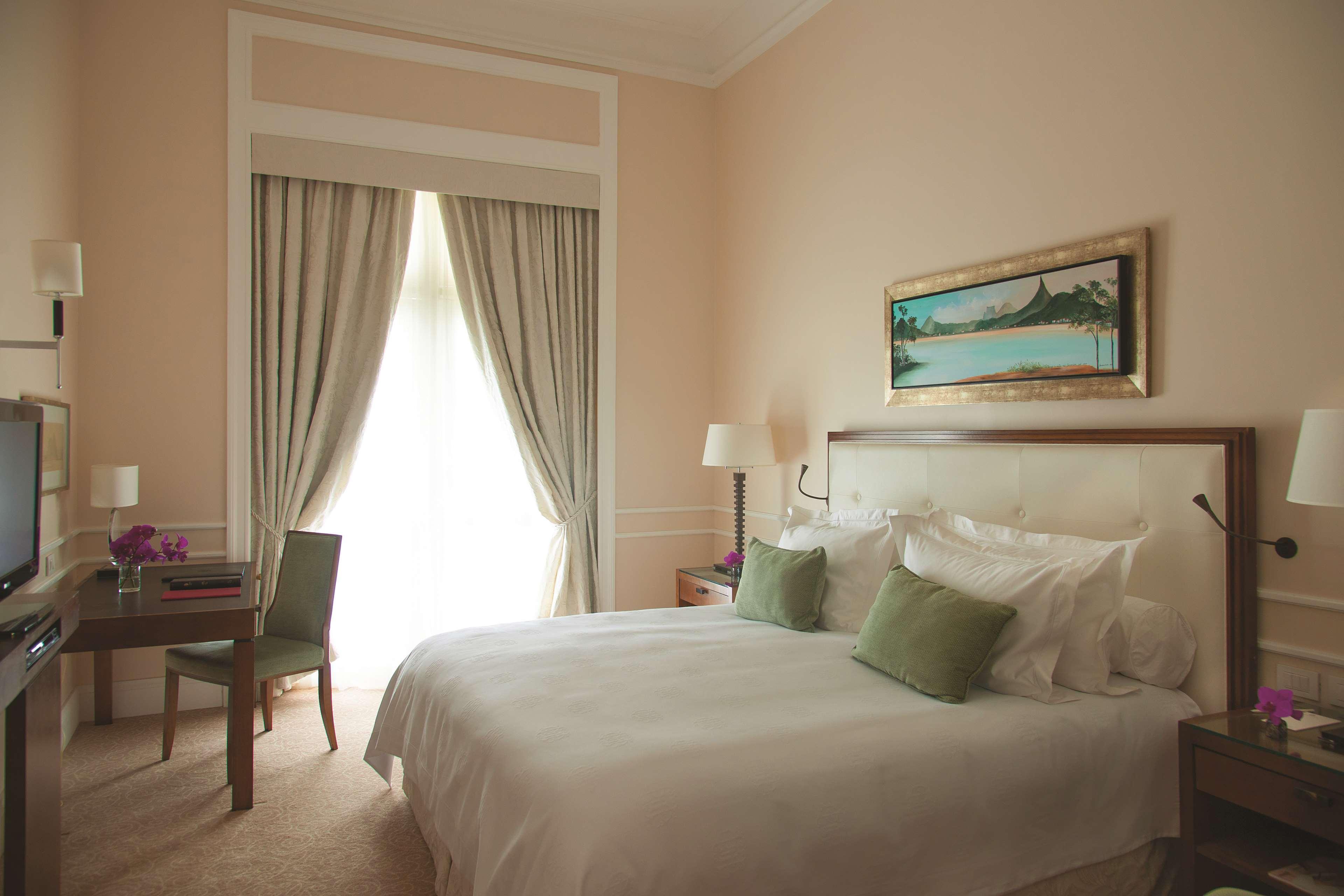 Copacabana Palace, A Belmond Hotel, Rio De Janeiro Eksteriør billede A bedroom at the hotel