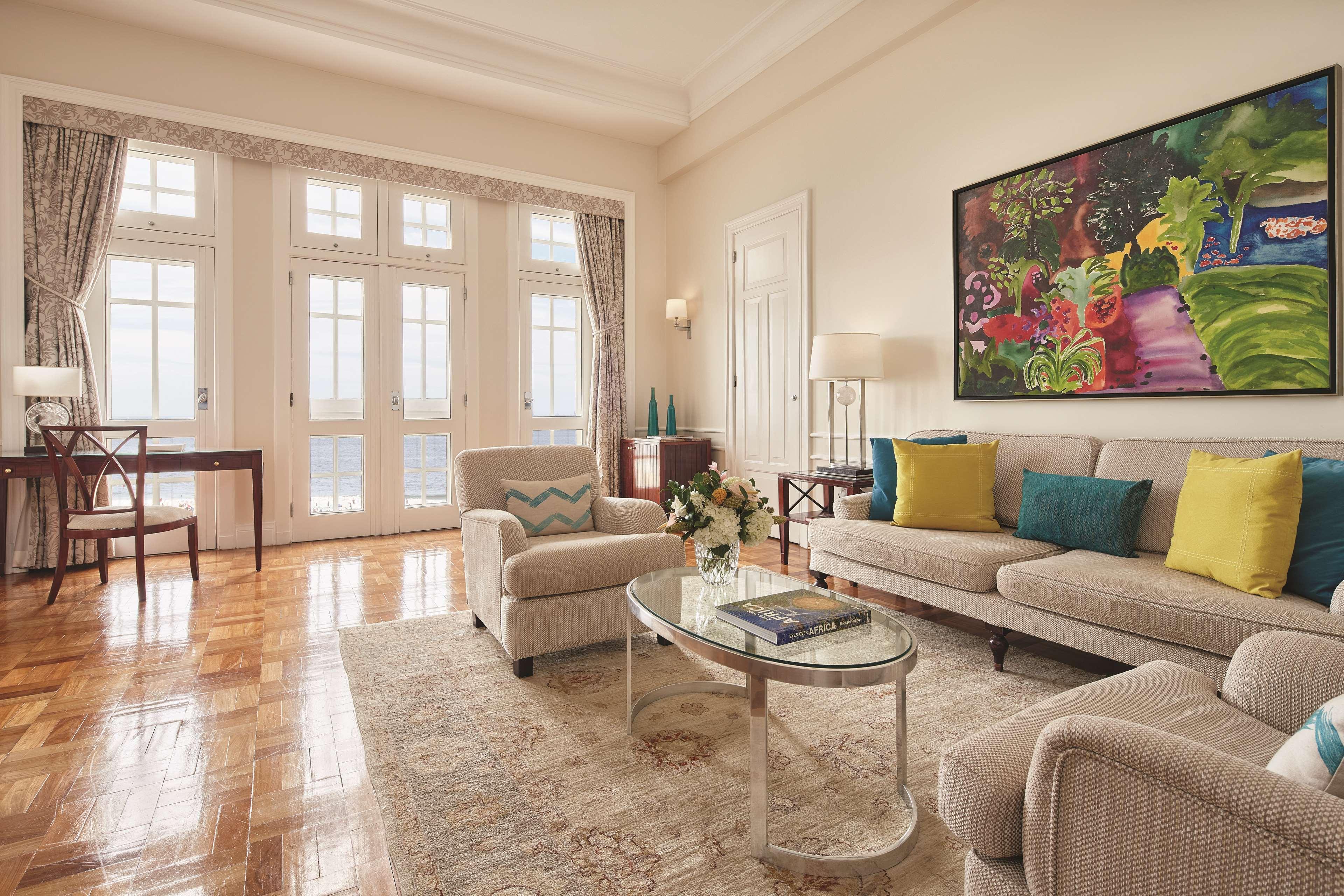Copacabana Palace, A Belmond Hotel, Rio De Janeiro Eksteriør billede A living room at the Mandarin Oriental, Athens