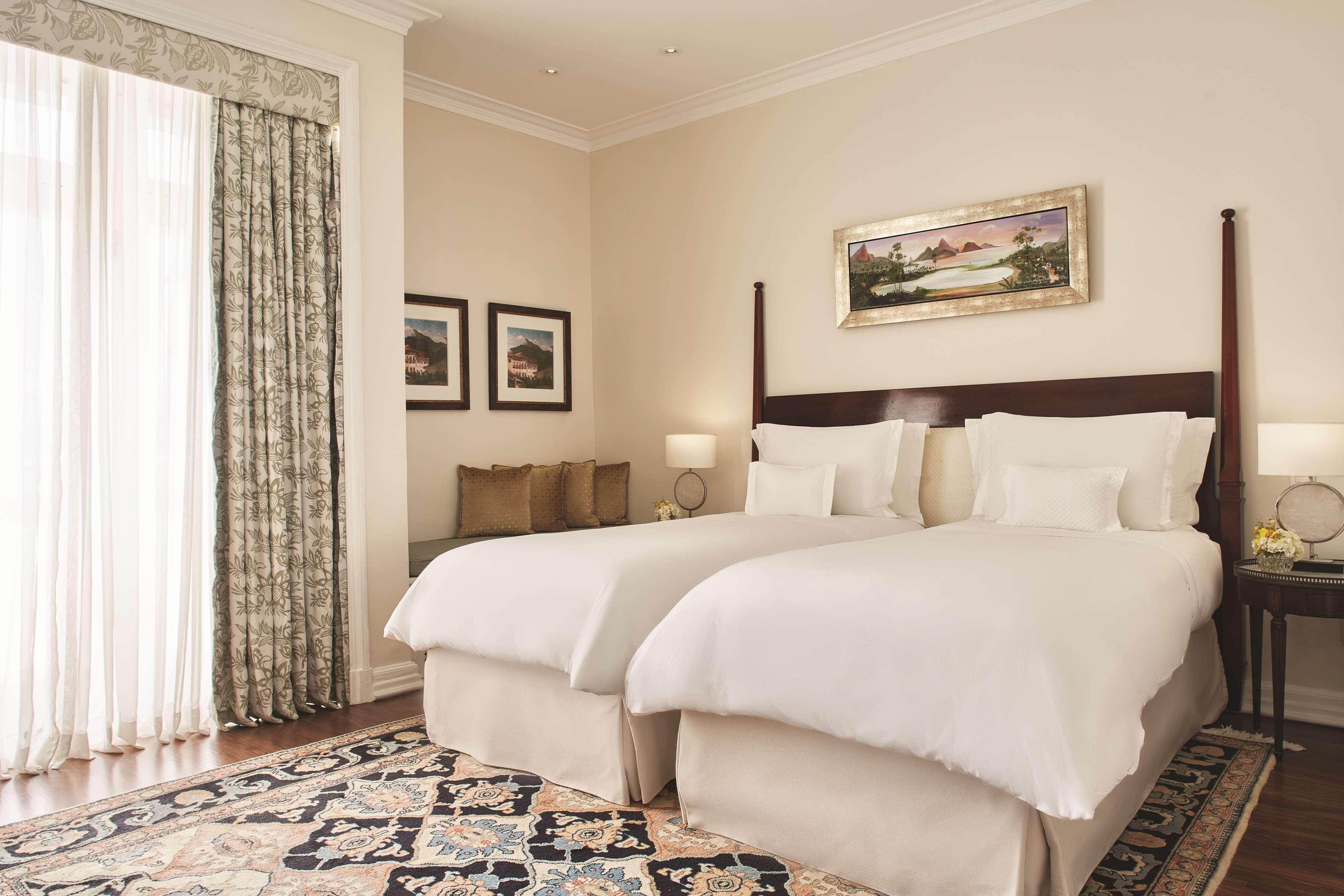 Copacabana Palace, A Belmond Hotel, Rio De Janeiro Eksteriør billede A guest room at the Taj Mahal Palace