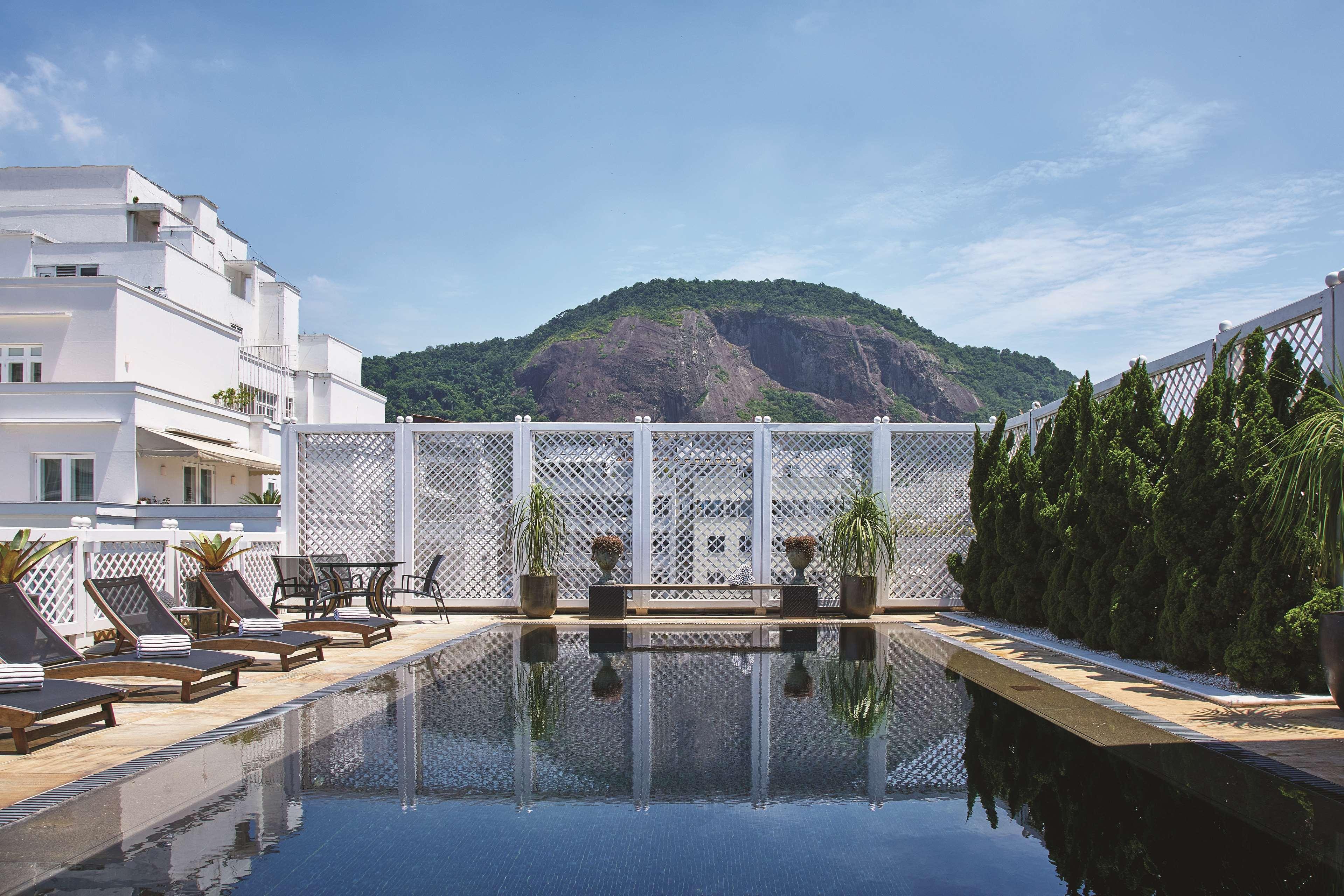 Copacabana Palace, A Belmond Hotel, Rio De Janeiro Eksteriør billede The hotel's pool