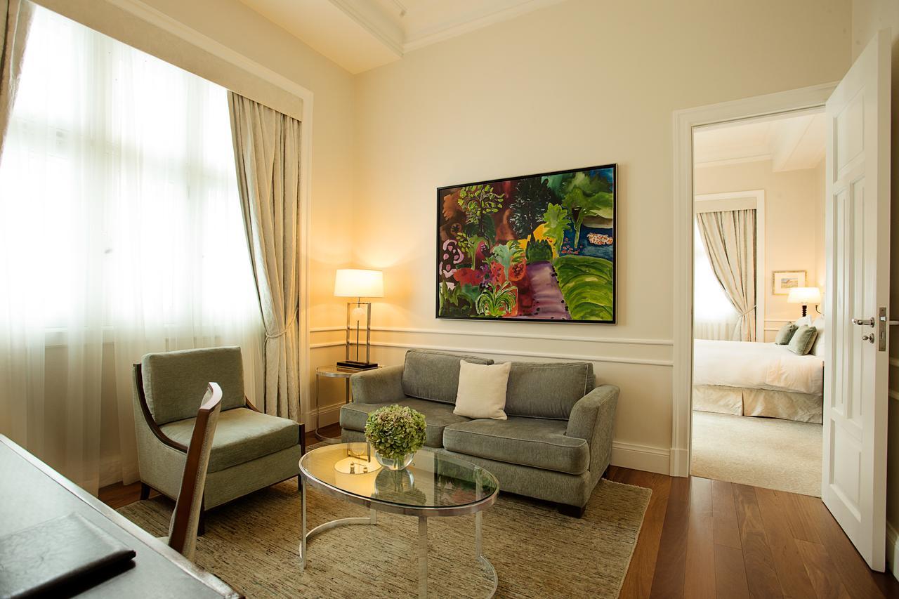 Copacabana Palace, A Belmond Hotel, Rio De Janeiro Eksteriør billede A suite at the Mandarin Oriental, Singapore